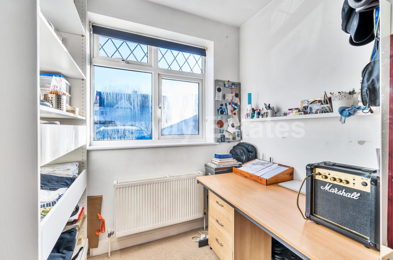 Hillside Grove, Mill Hill, NW7, Mill Hill